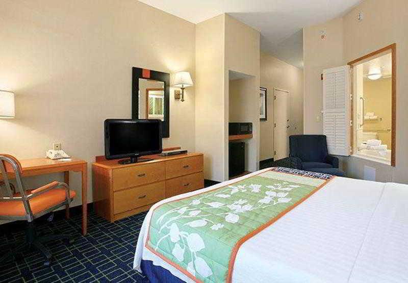 Comfort Inn & Suites Akron South Quarto foto