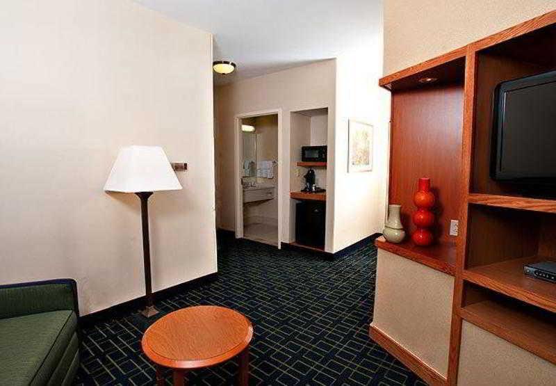 Comfort Inn & Suites Akron South Quarto foto